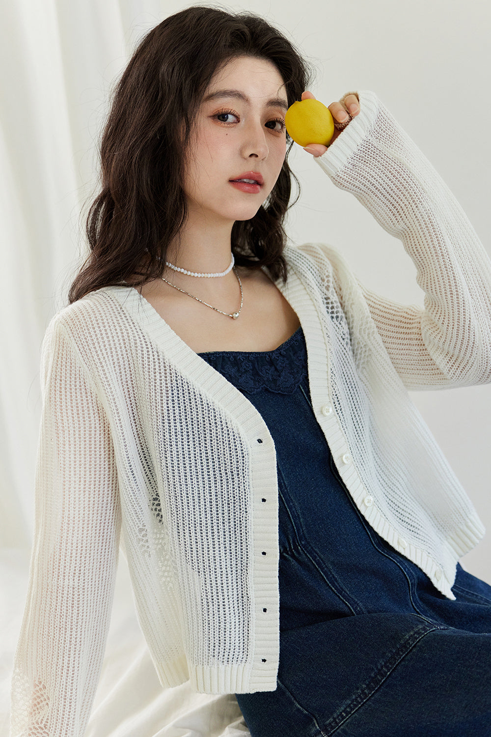 Bộ váy và áo khoác dây mảnh được bán riêng