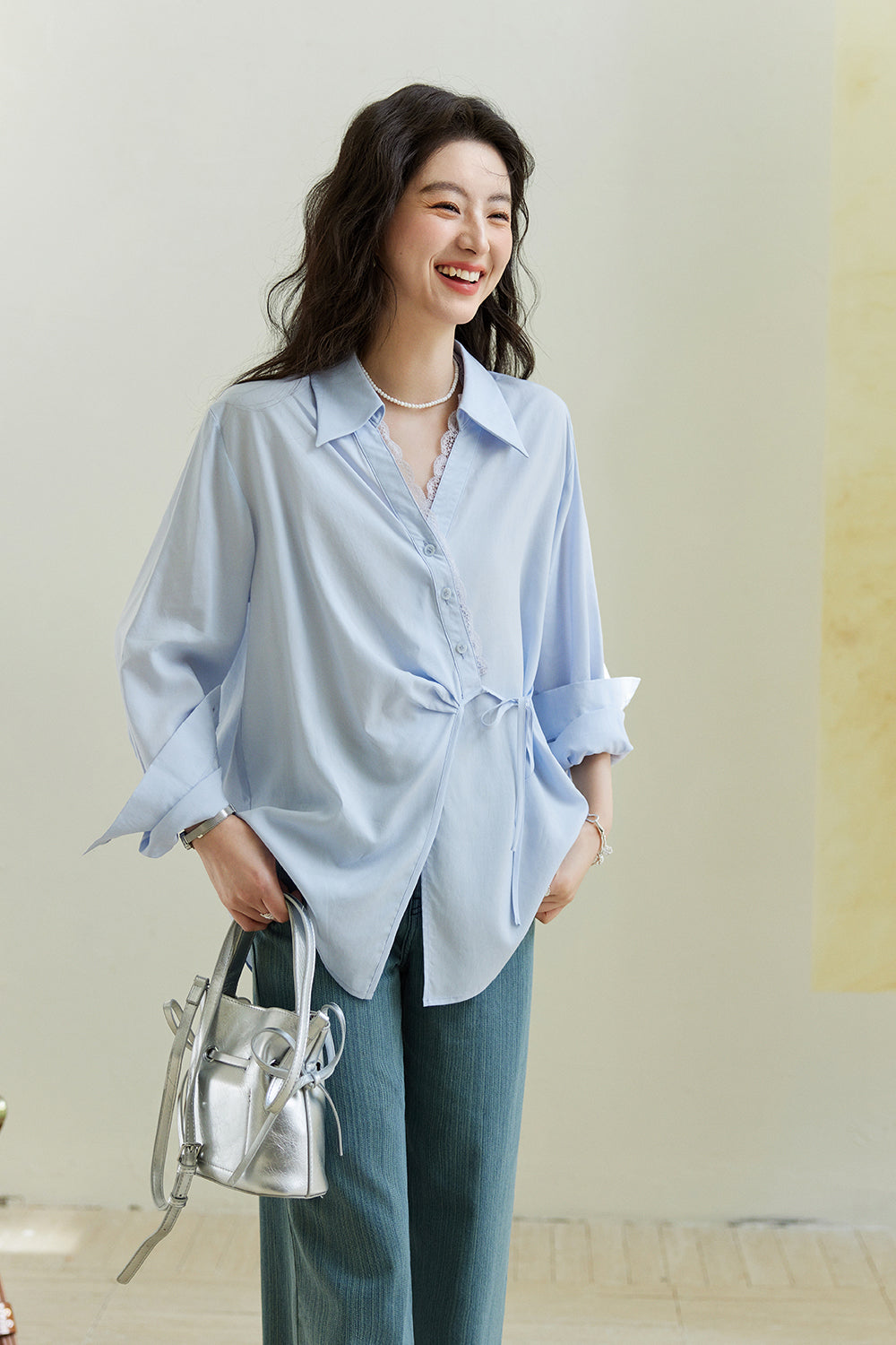 女性用シャツ