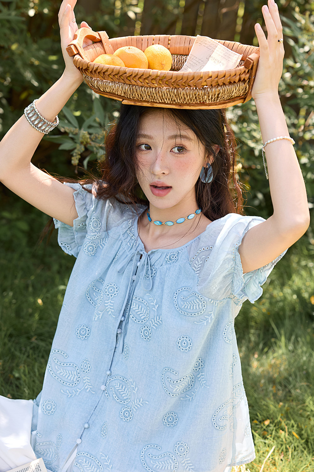 女性のためのブラウス