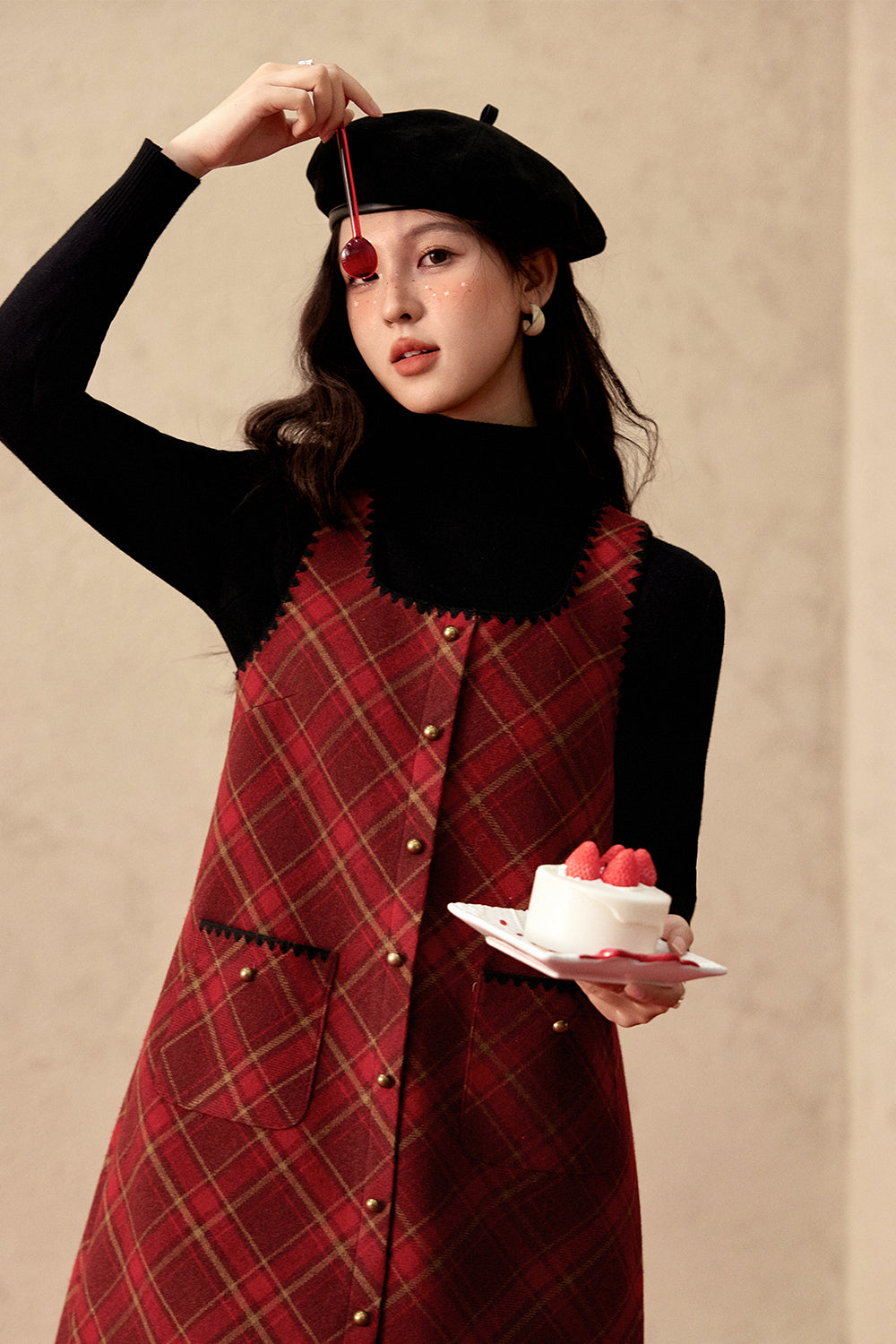 ชุดเดรสสายเดี่ยวสำหรับผู้หญิง