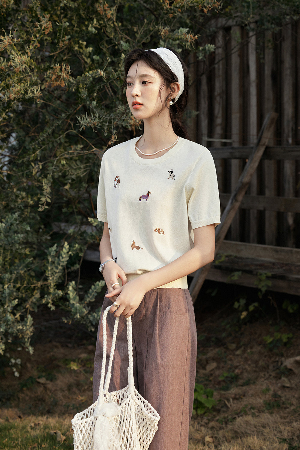 女性のためのニットTシャツ