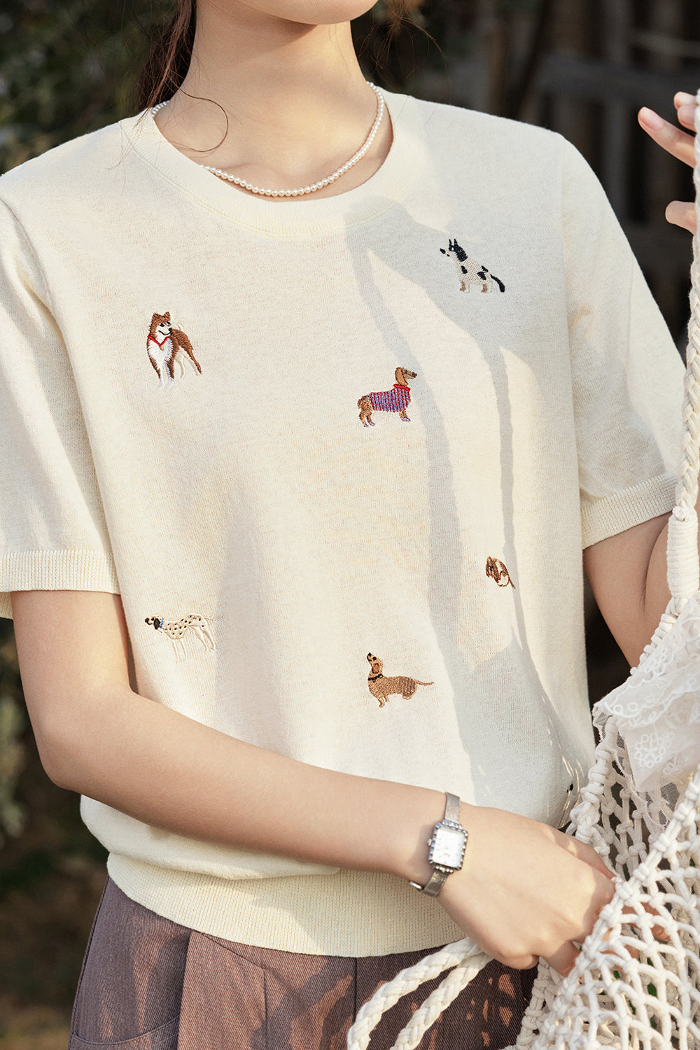 女性のためのニットTシャツ