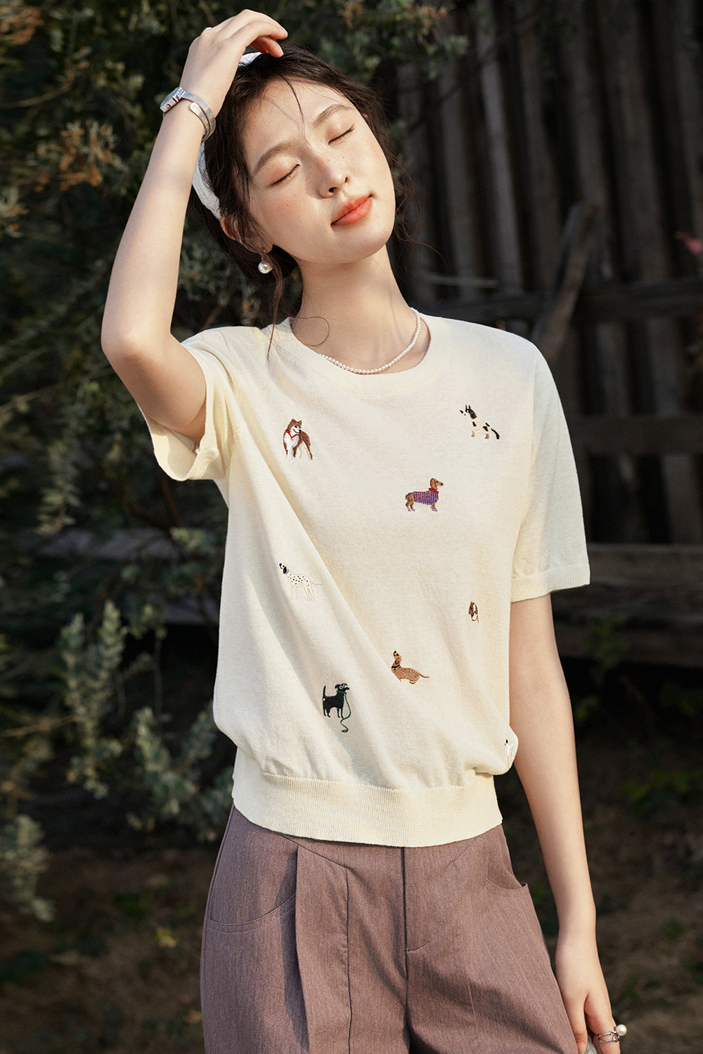 女性のためのニットTシャツ