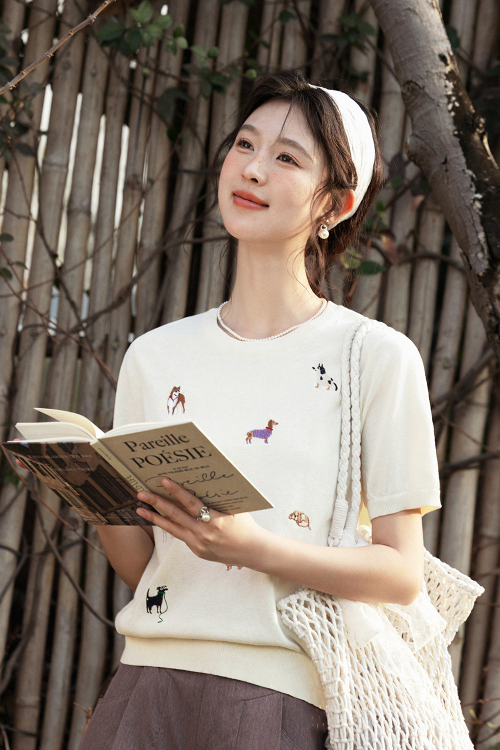 女性のためのニットTシャツ