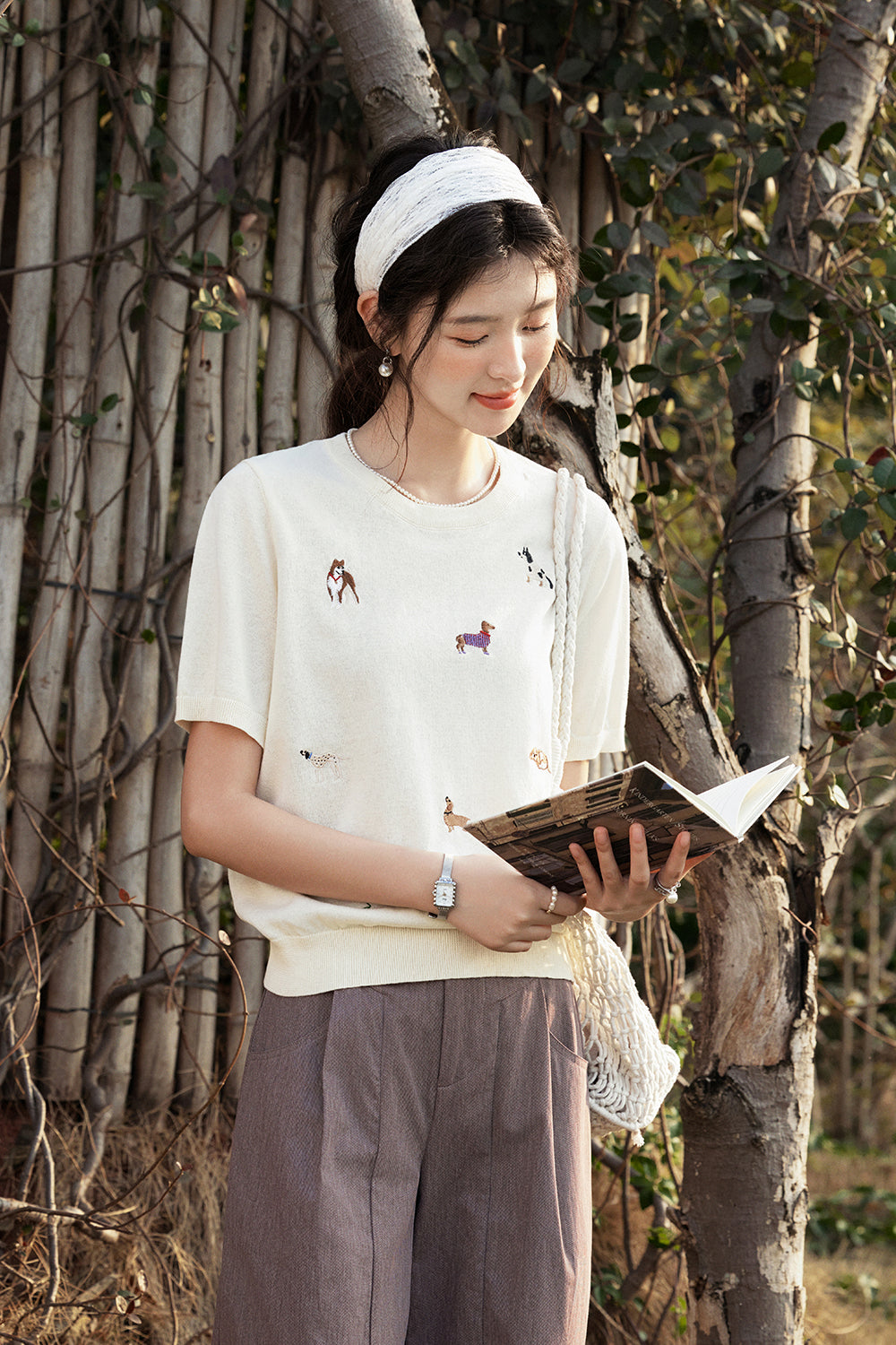 女性のためのニットTシャツ