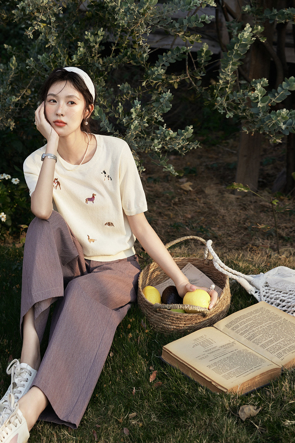女性のためのニットTシャツ
