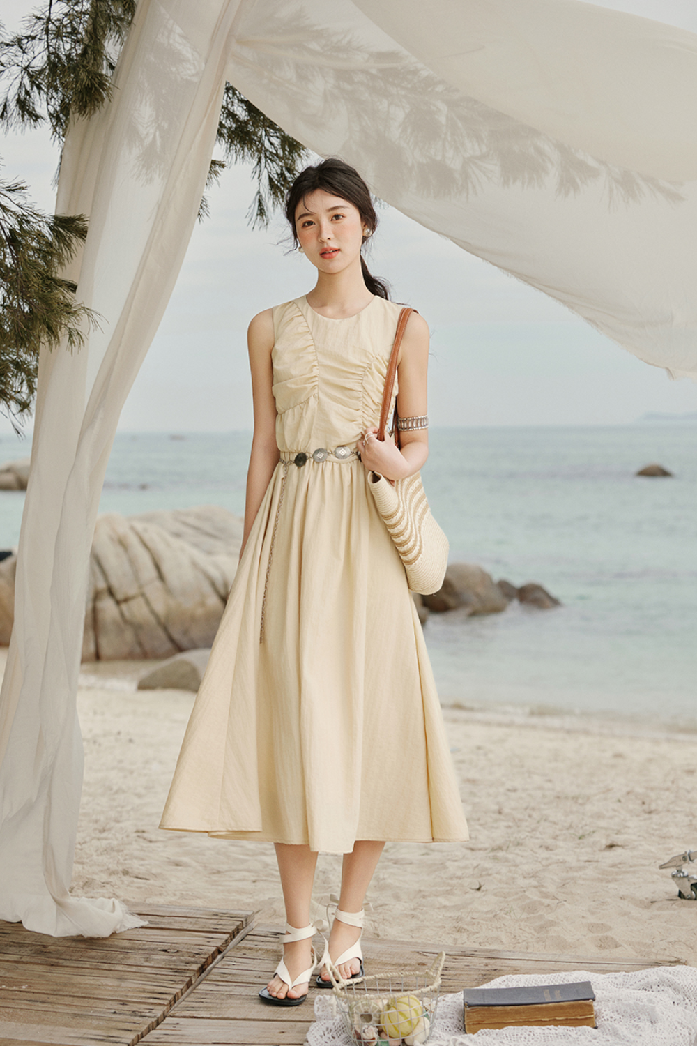 Gaun Tanpa Lengan Model A untuk Wanita