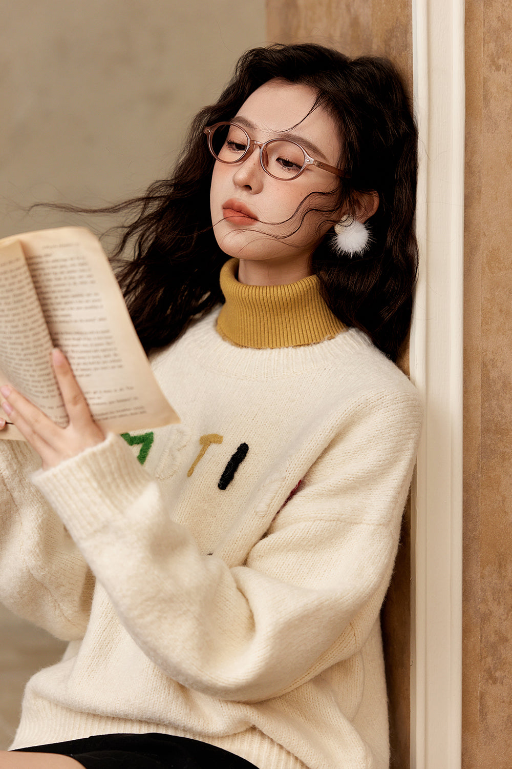 女性のためのニットシャツ