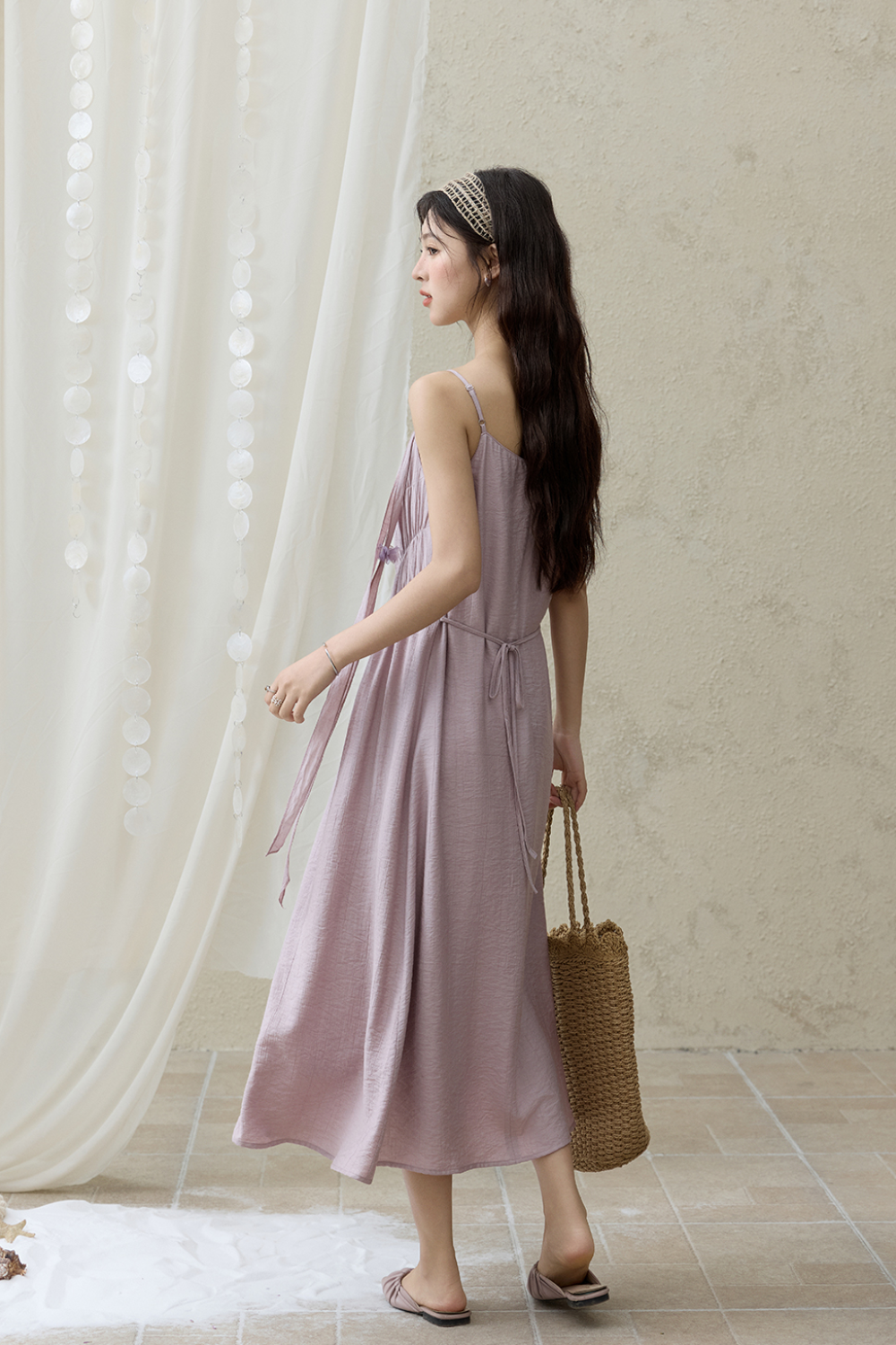 Gaun Tali Spaghetti untuk Wanita