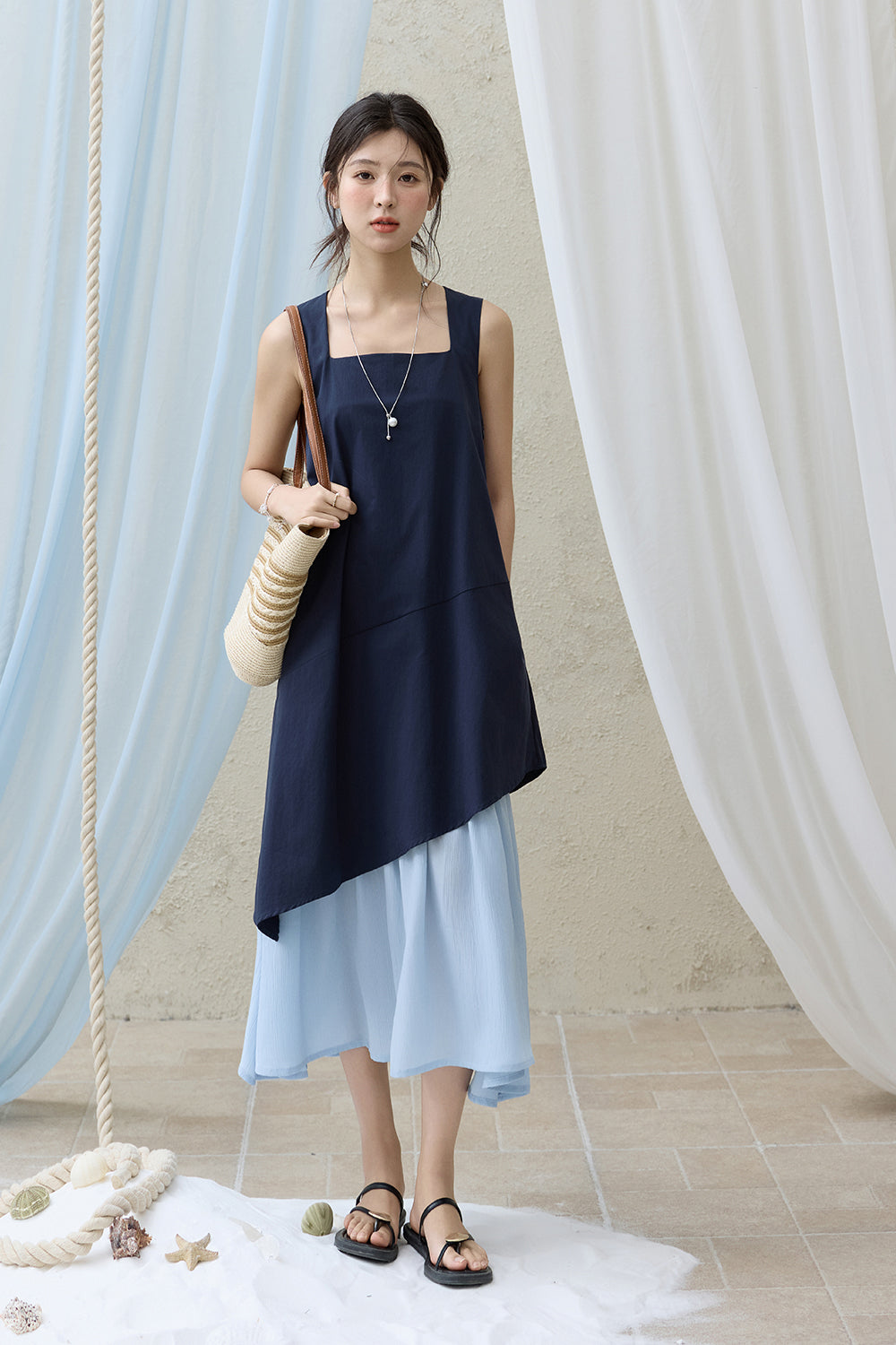 Gaun Suspender untuk Wanita