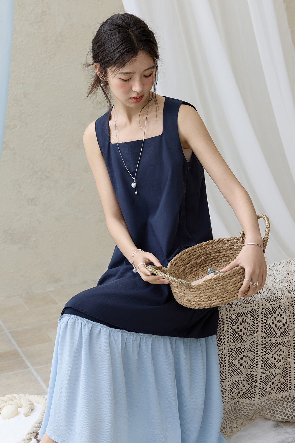 Gaun Suspender untuk Wanita