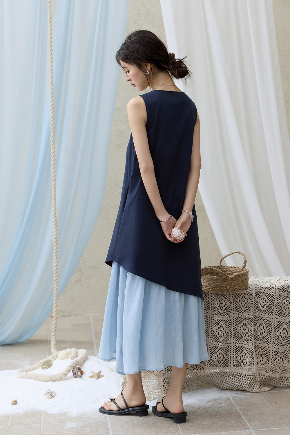 Gaun Suspender untuk Wanita