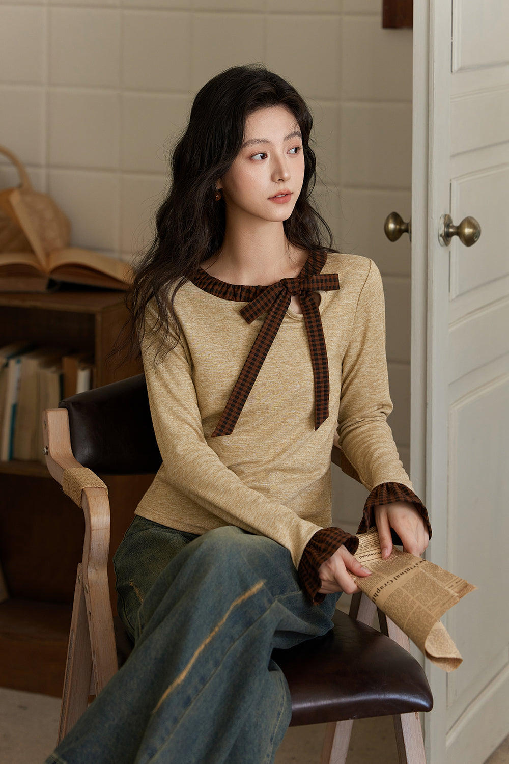 女性のためのニットシャツ