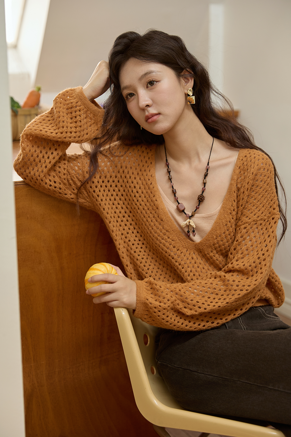 女性のためのニットシャツ