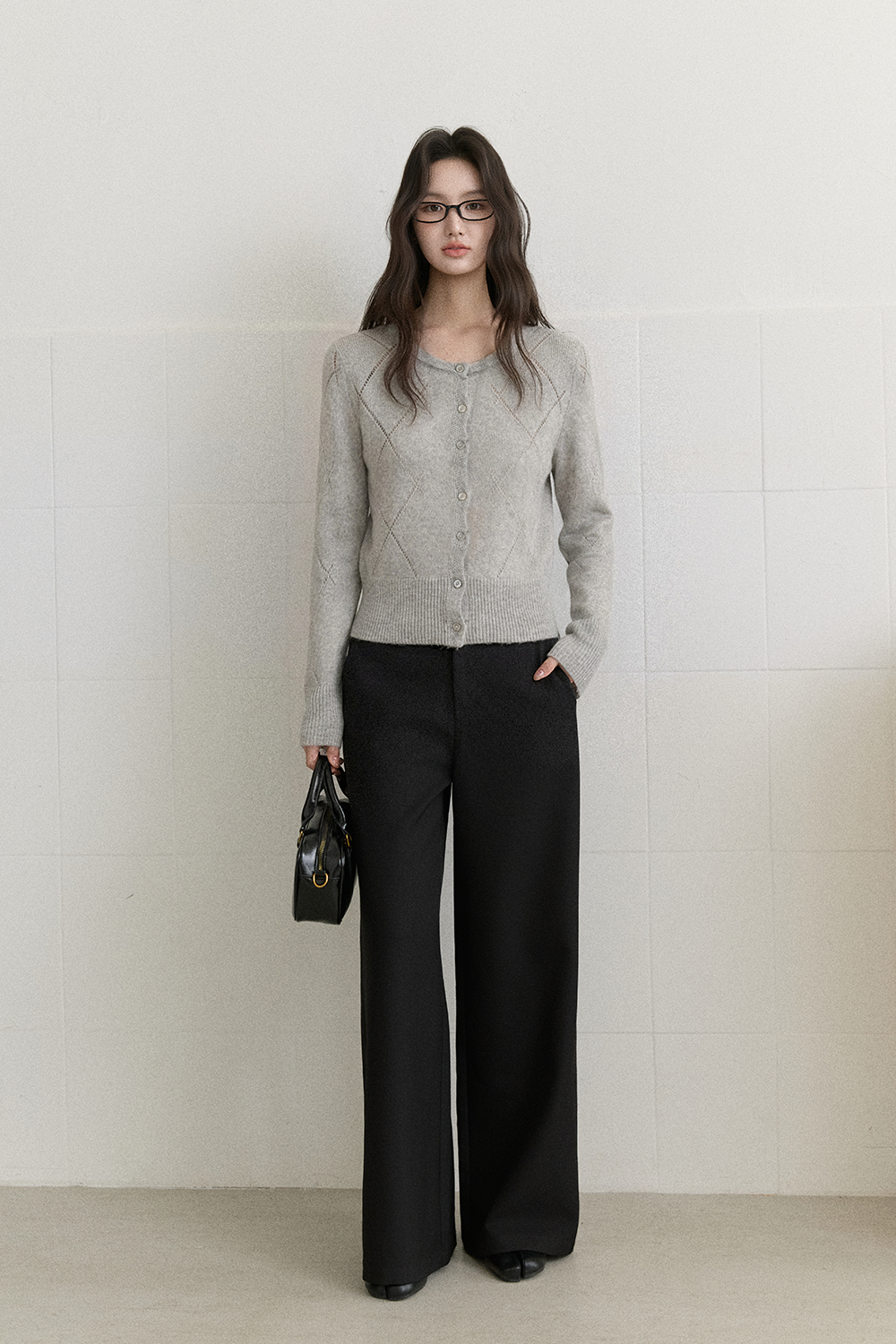 女性のためのニットシャツ