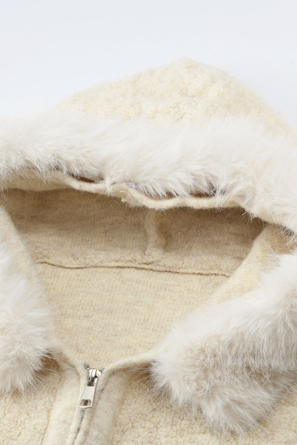 女性のためのニットシャツ