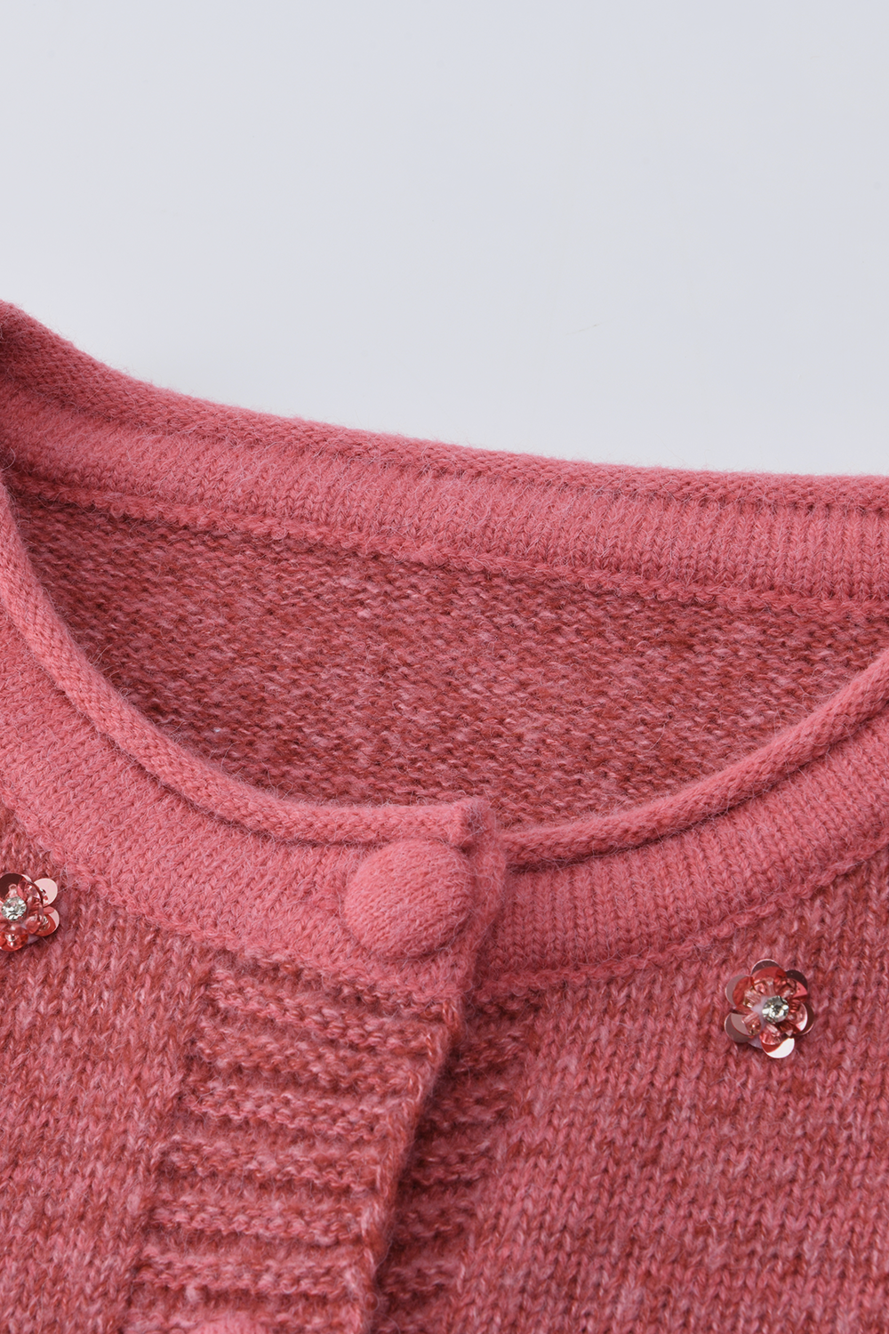 女性のためのニットシャツ