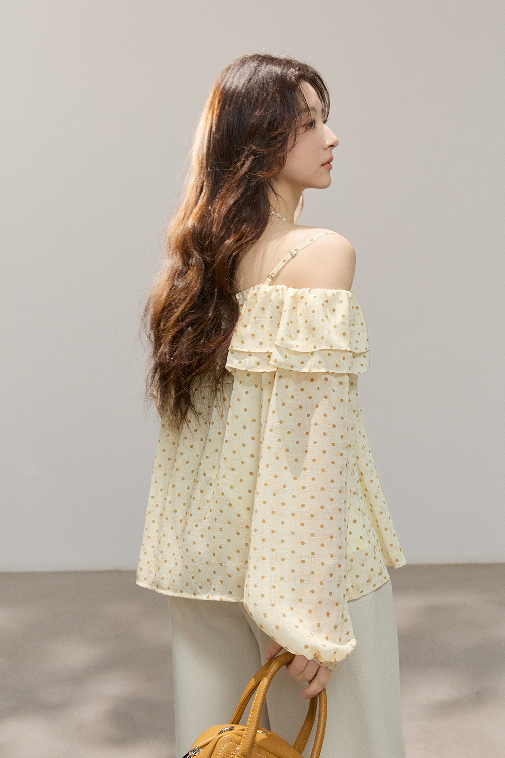 เสื้อเบลาส์สำหรับผู้หญิง