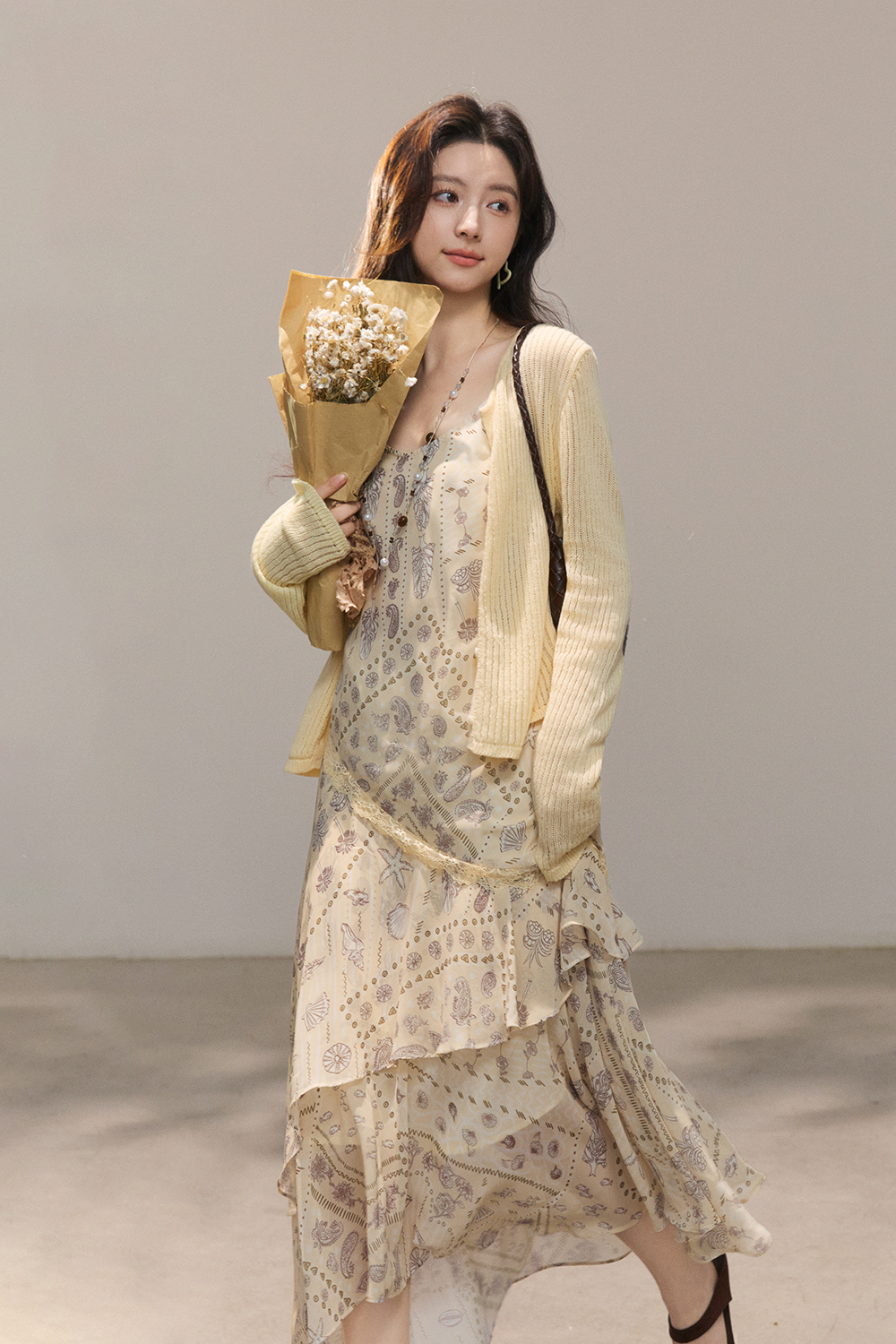 ชุดเดรสสายเดี่ยวสำหรับผู้หญิง