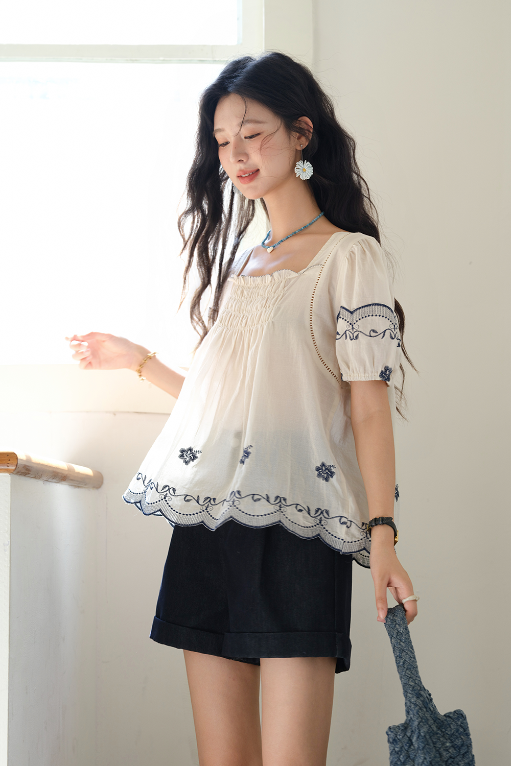 女性のためのブラウス