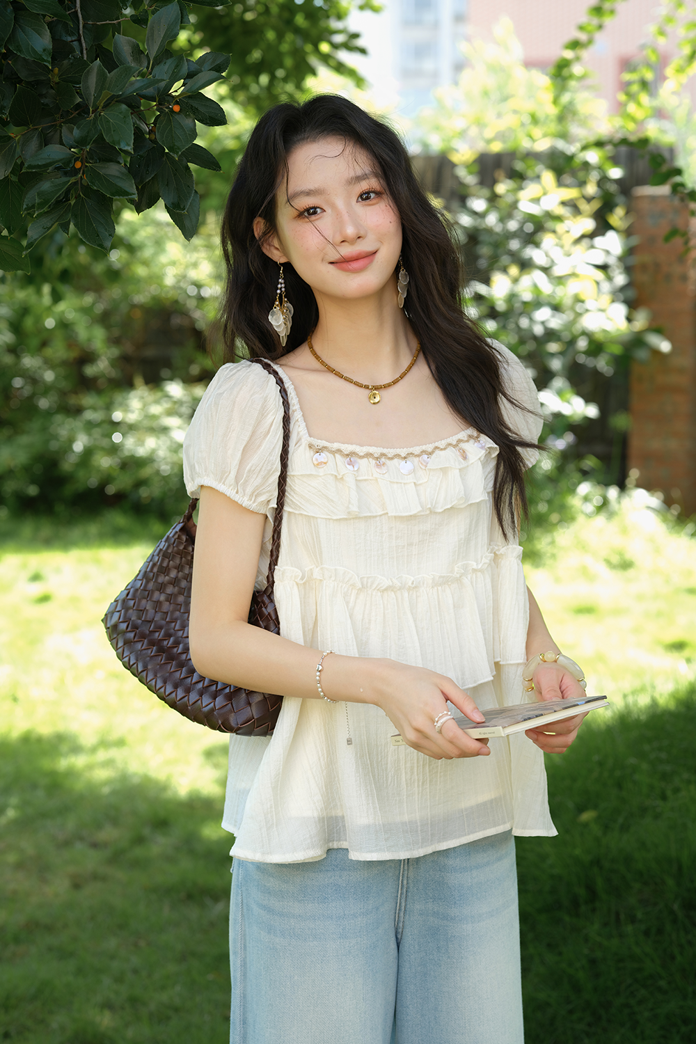 女性のためのブラウス