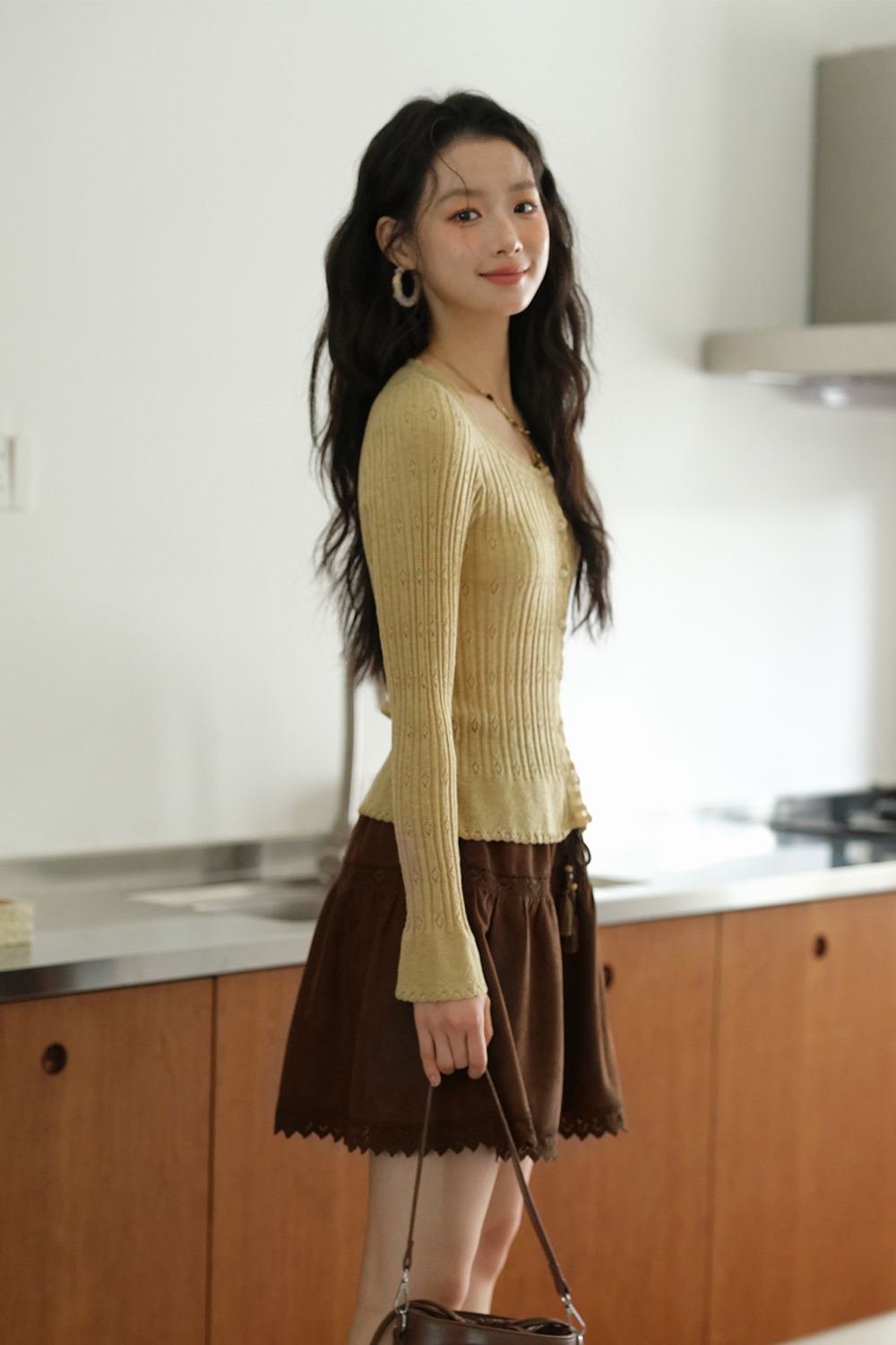 女性のためのニットシャツ