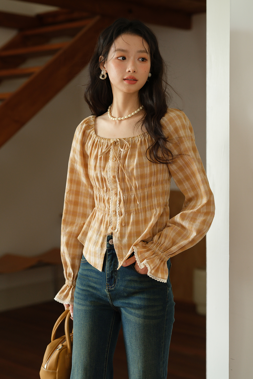 女性のためのブラウス