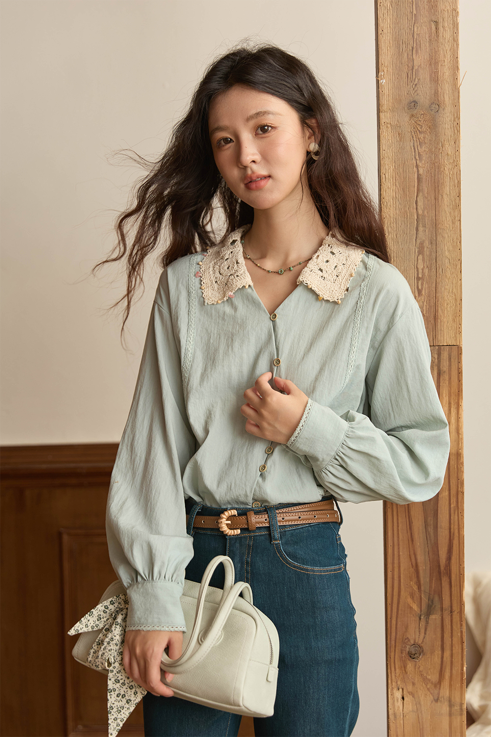 女性用シャツ