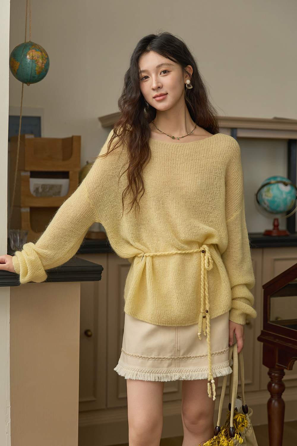 女性のためのニットシャツ
