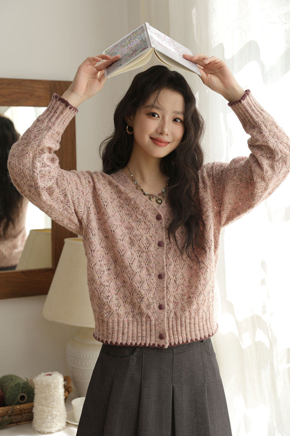 女性のためのニットシャツ