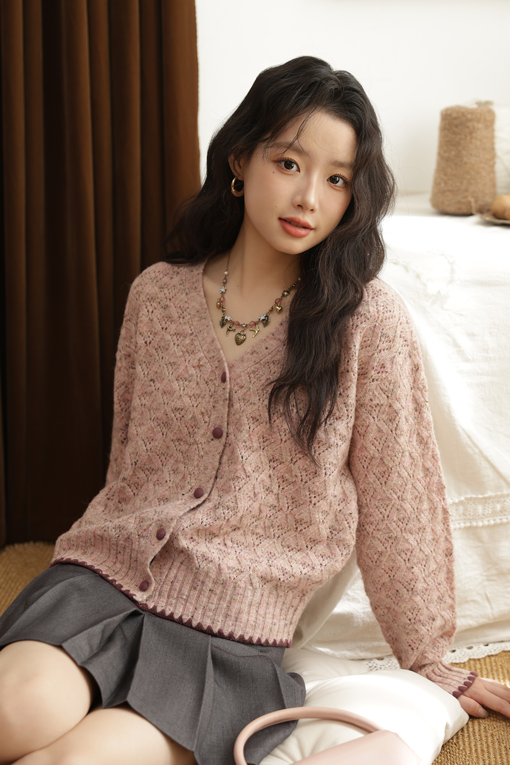 女性のためのニットシャツ
