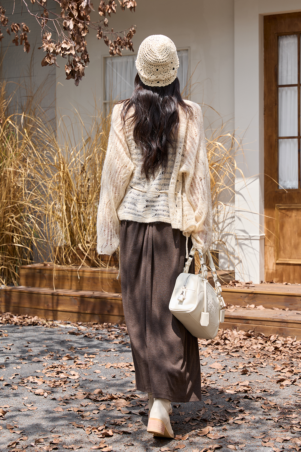 Bộ váy và áo khoác cardigan được bán riêng