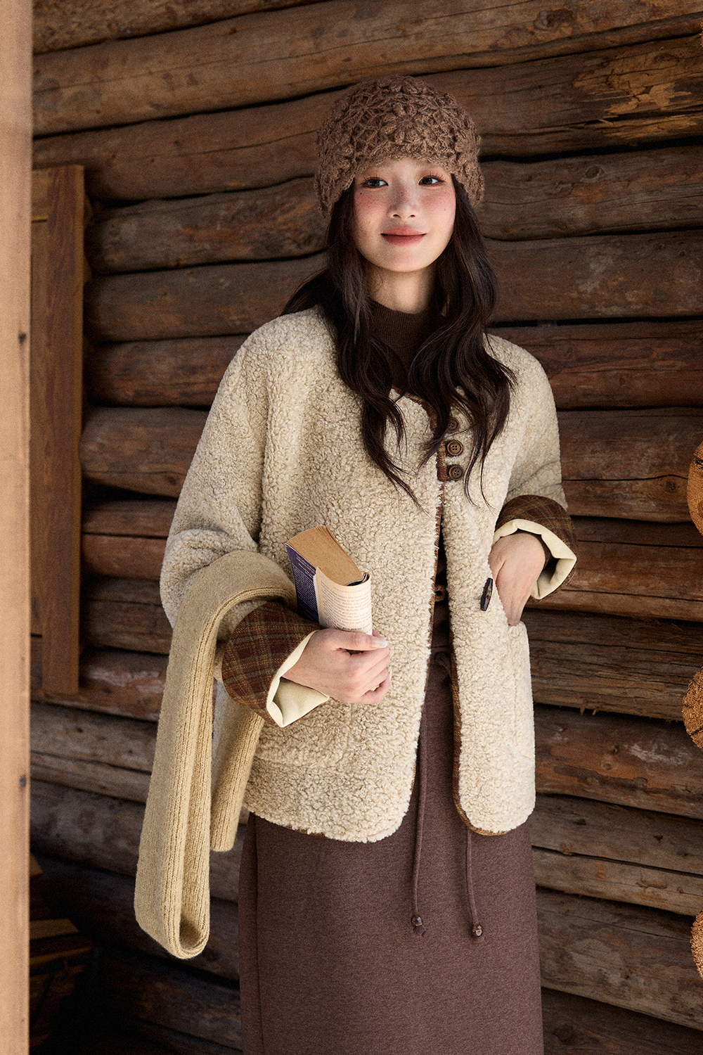 코트와 스카프는 별도 판매됩니다