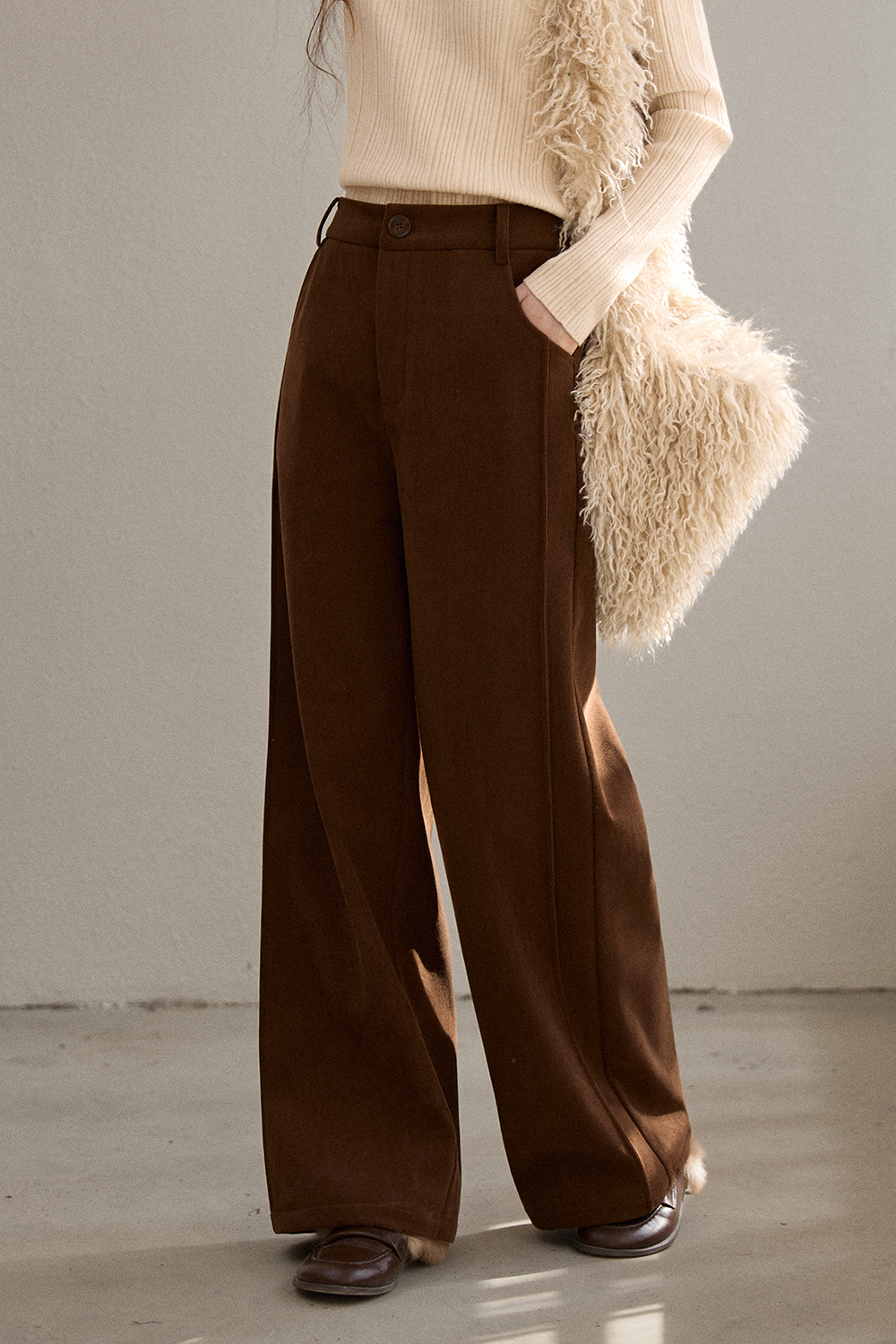 Celana Kaki Lebar untuk Wanita