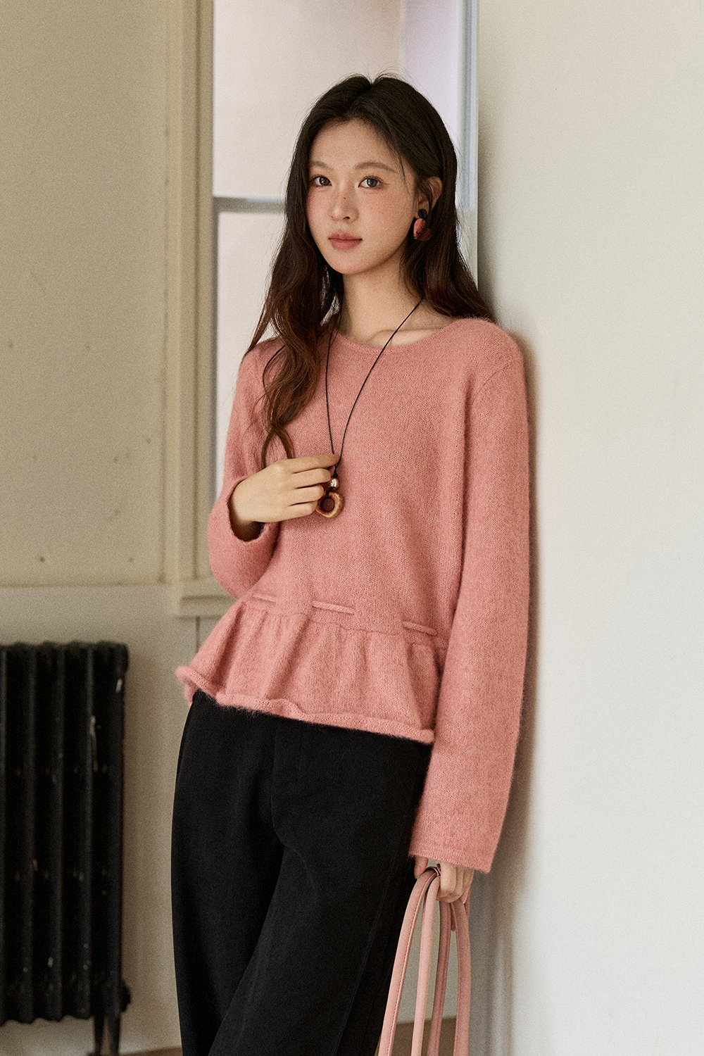 女性のためのニットシャツ