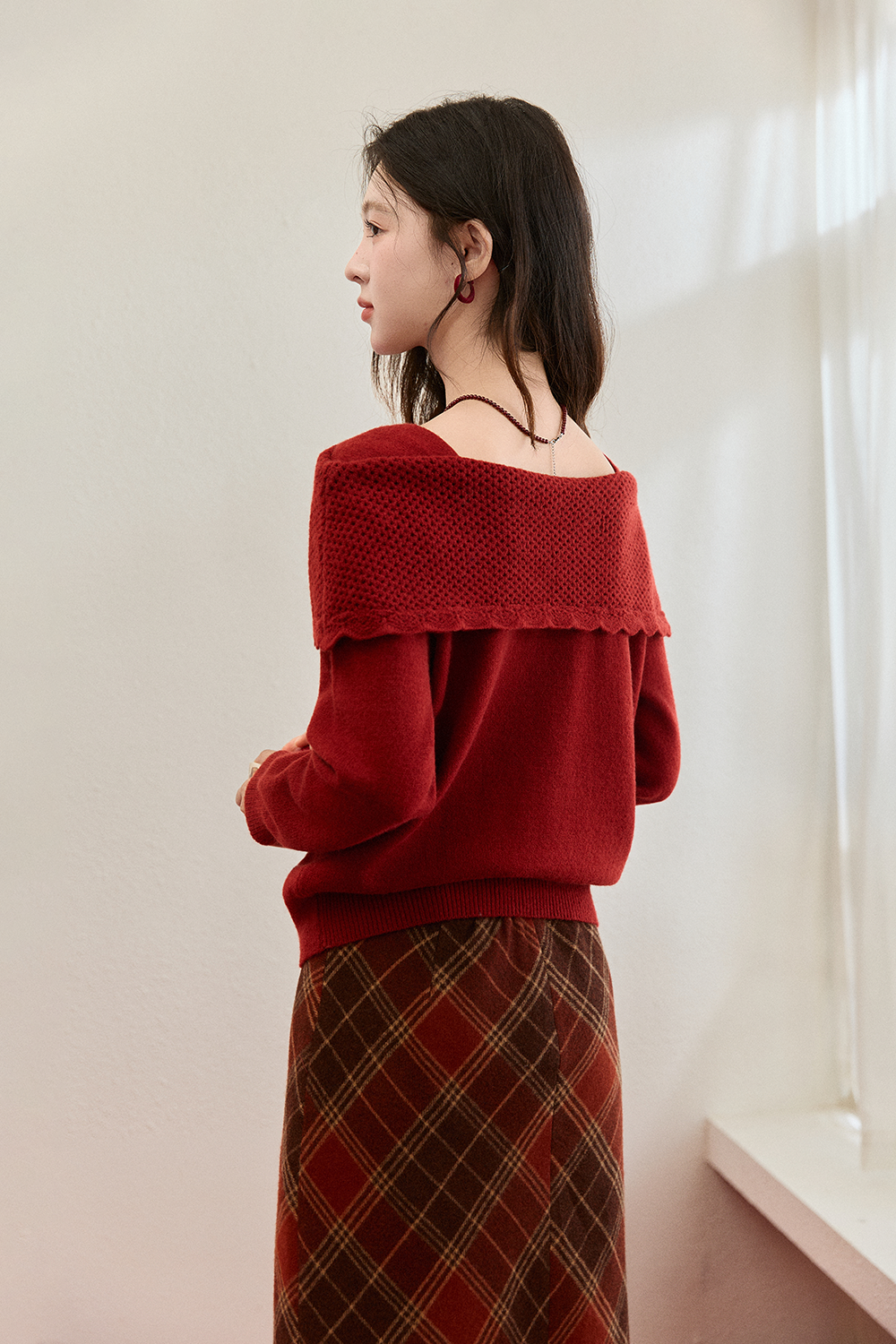 女性のためのニットシャツ