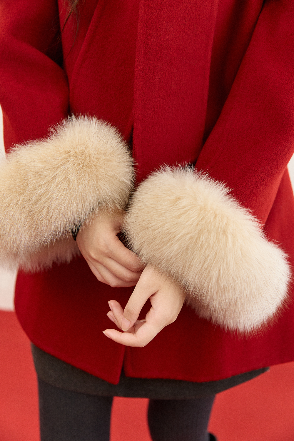 Áo khoác len + Cổ tay áo lông