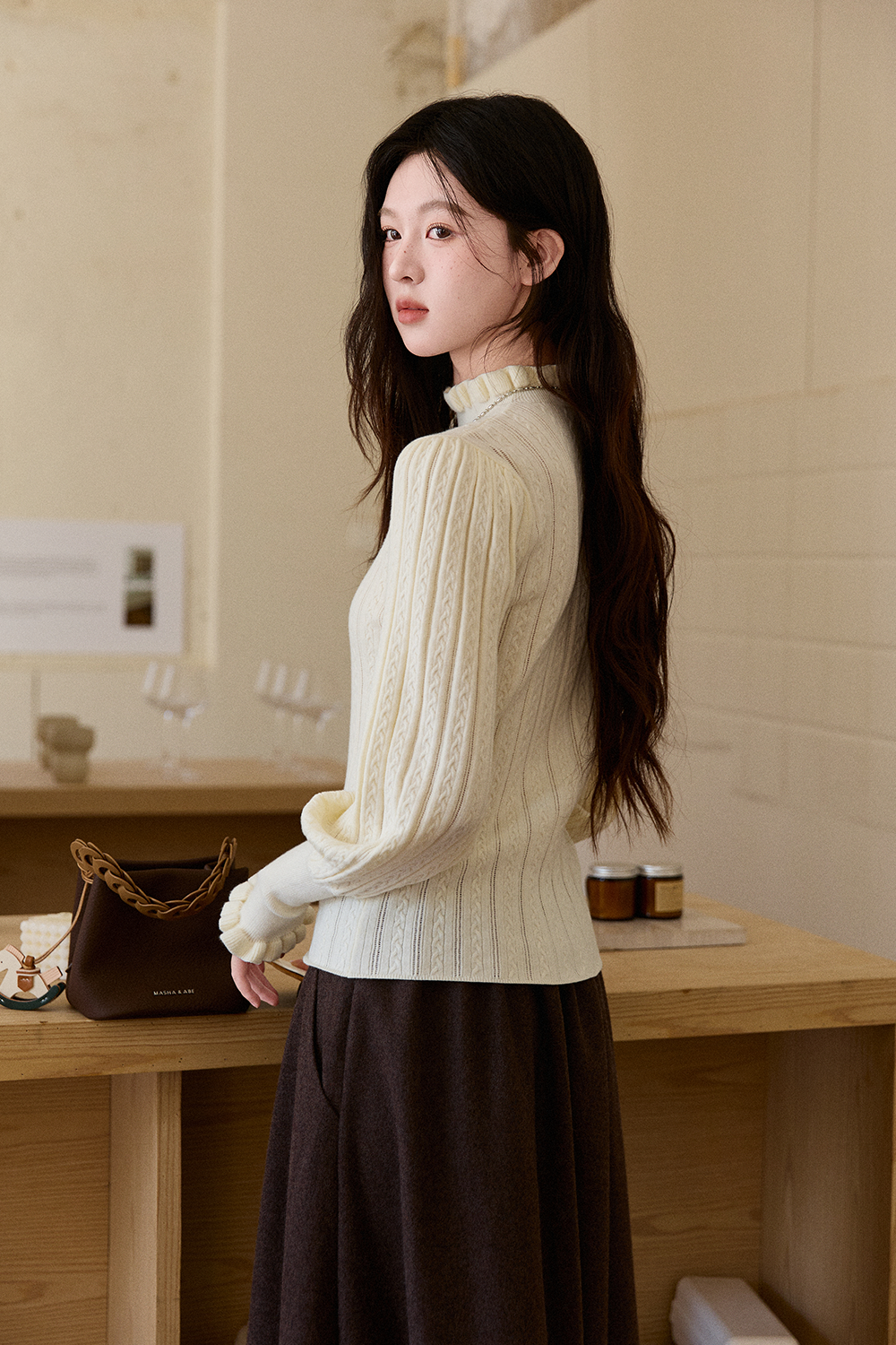 女性のためのニットシャツ