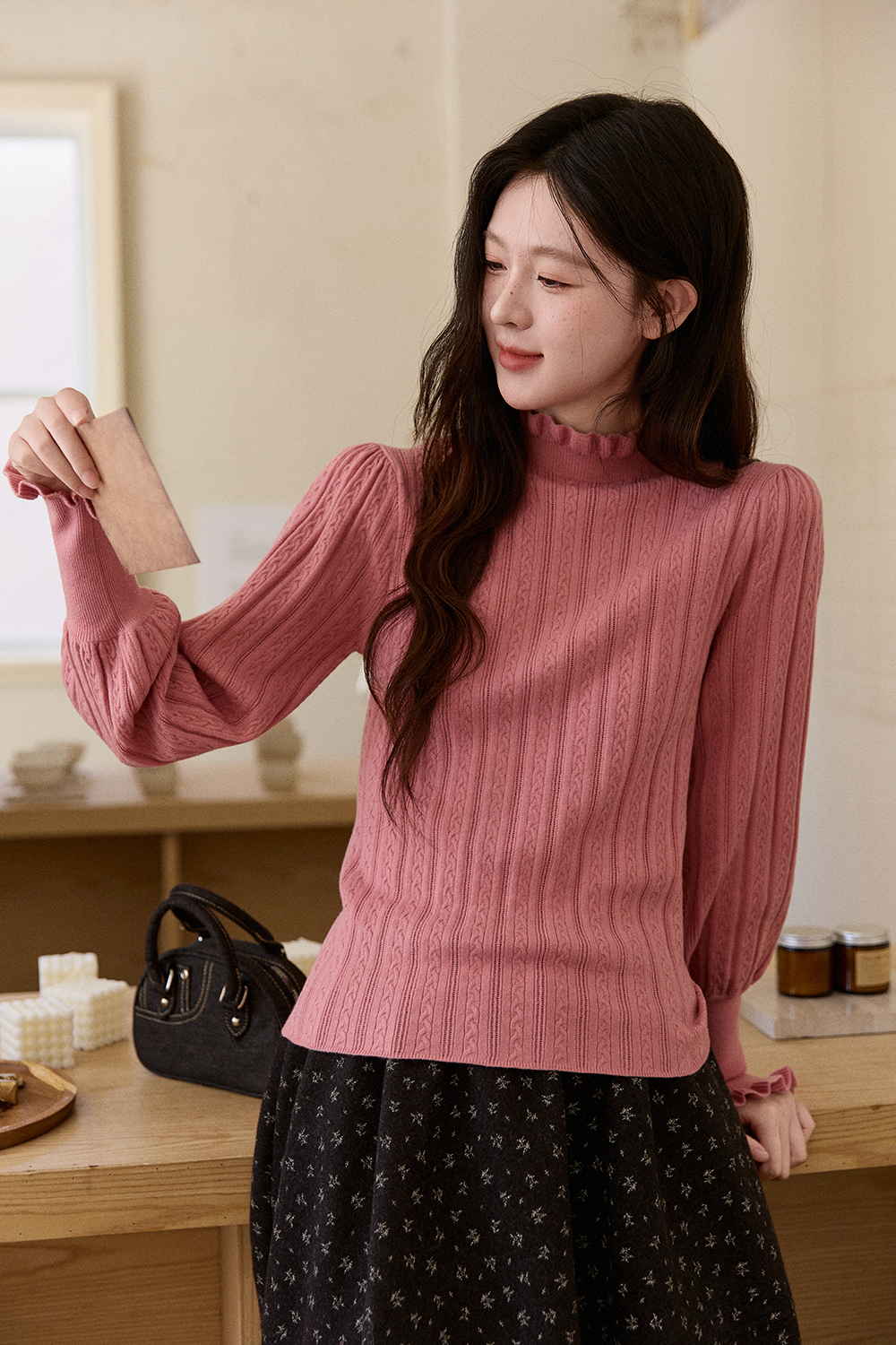 女性のためのニットシャツ