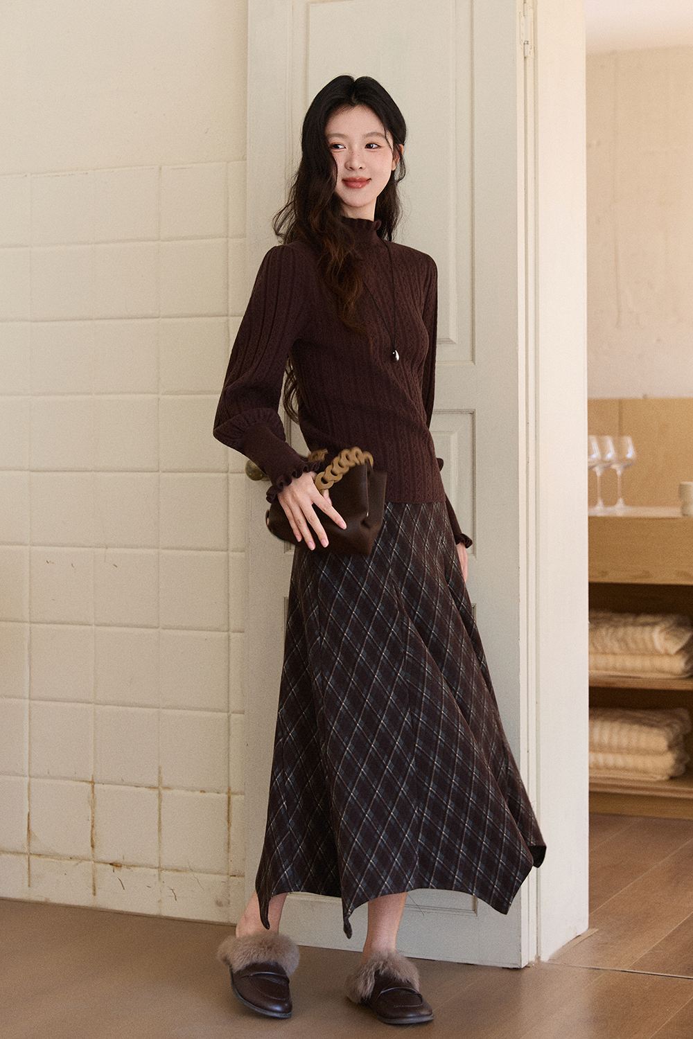 女性のためのニットシャツ