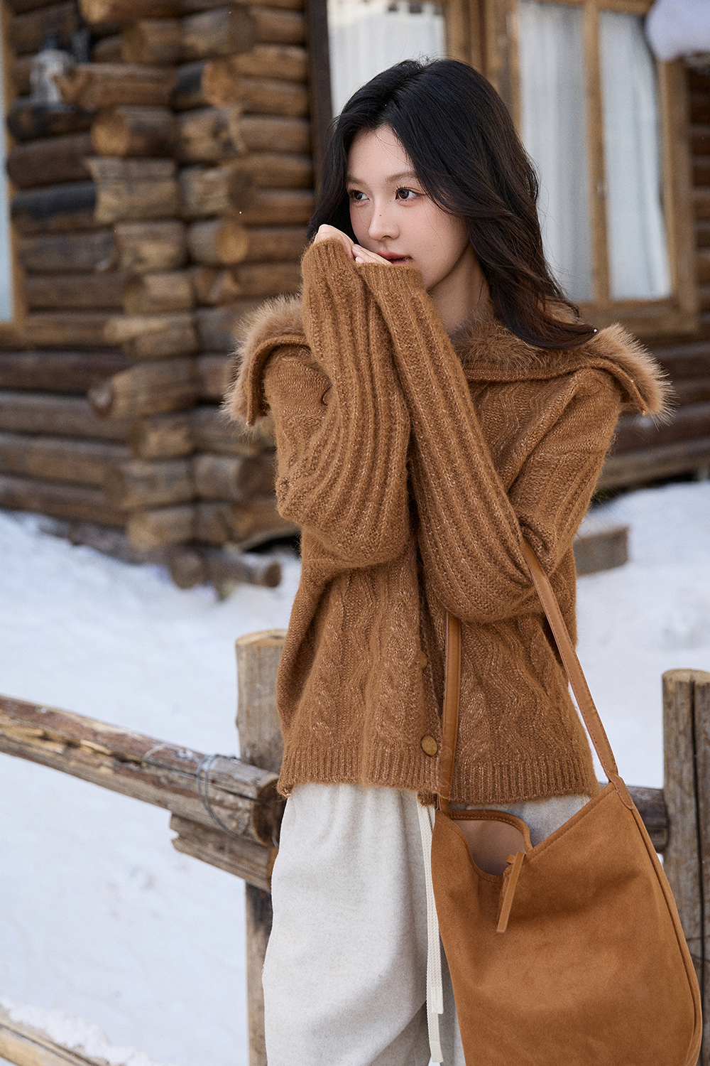 เสื้อถักสำหรับผู้หญิง