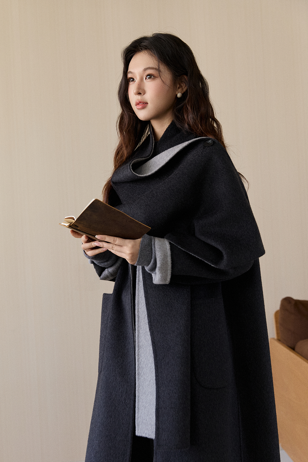 เสื้อโค้ทผ้าขนสัตว์สำหรับผู้หญิง