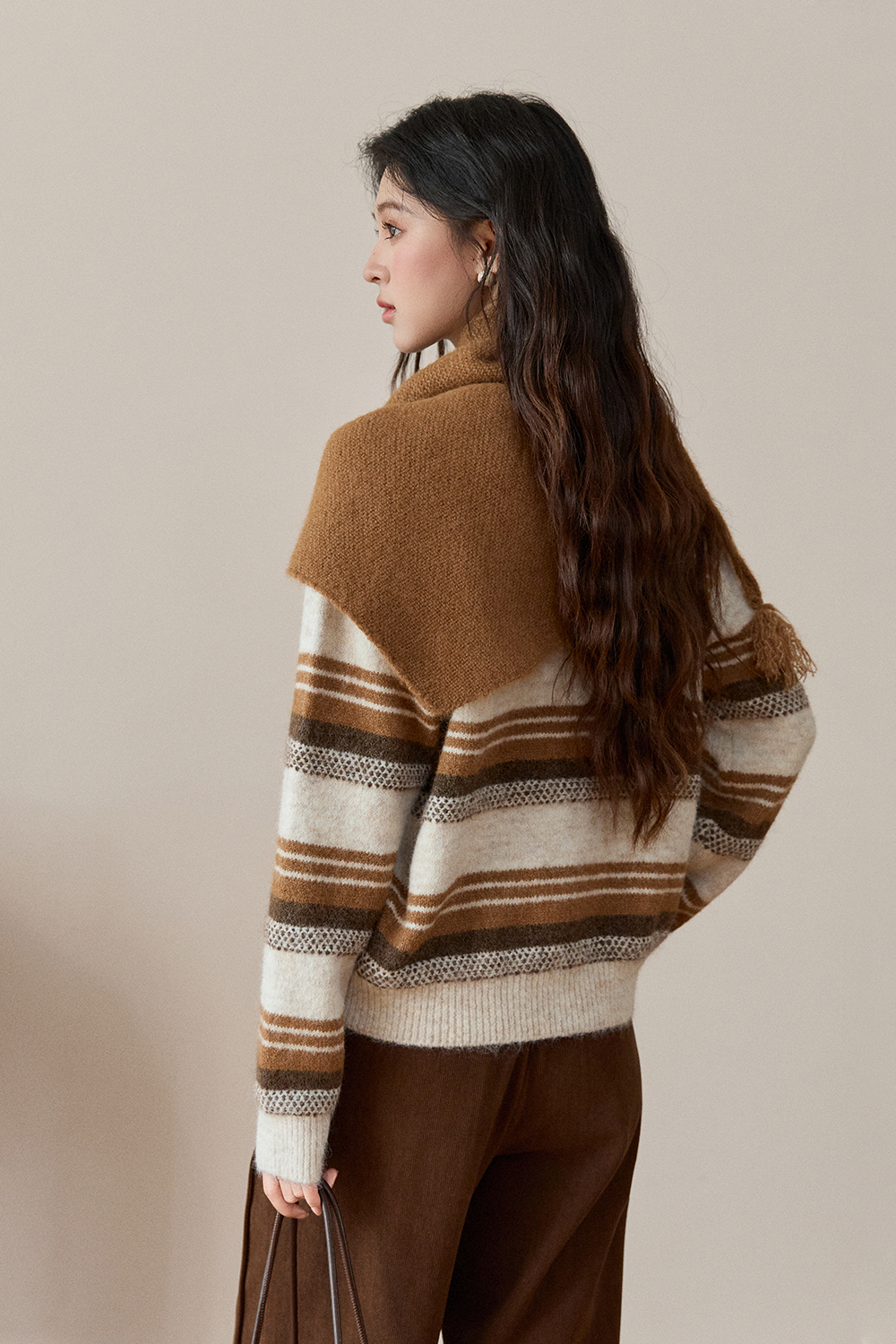 여성용 니트 셔츠 + 숄