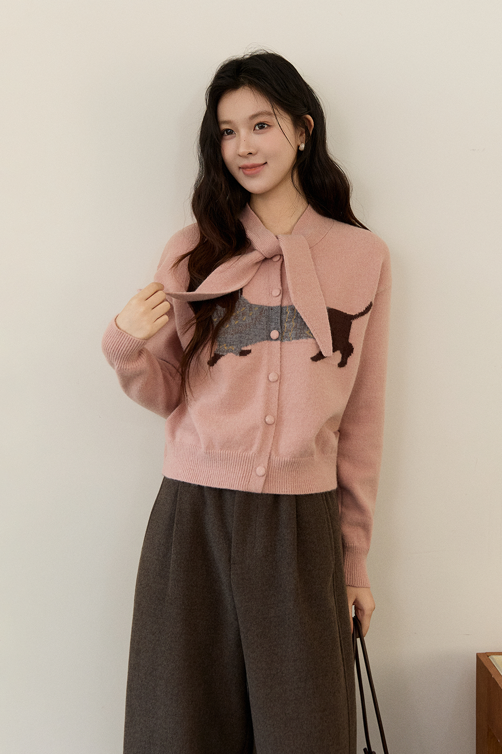 女性のためのニットシャツ