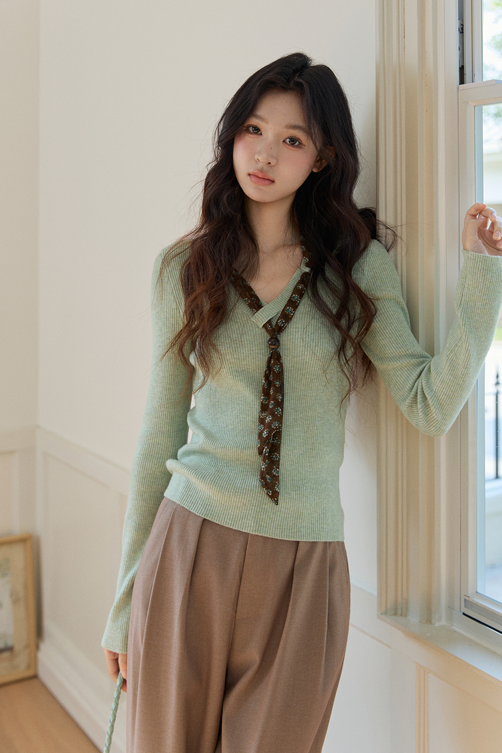 Knit Shirt+Silk Scarf for Women