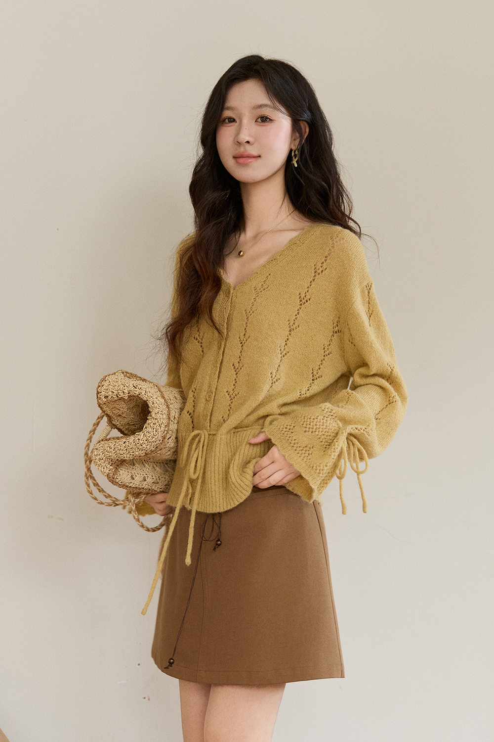 女性のためのニットシャツ