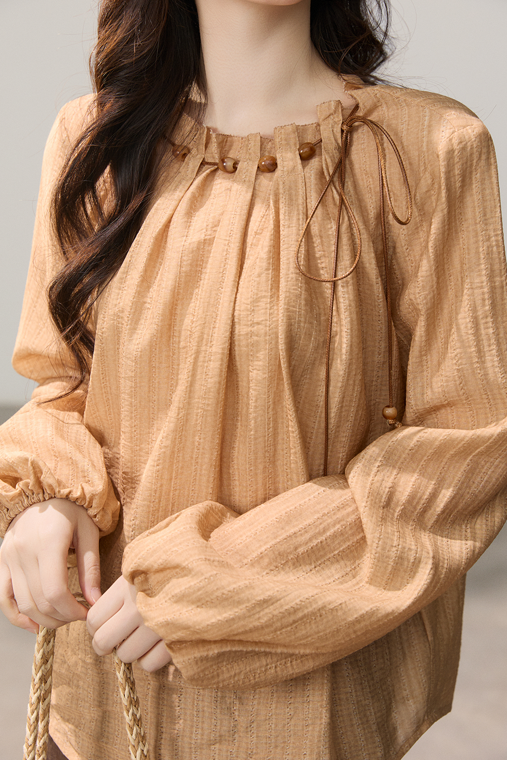 เสื้อเบลาส์สำหรับผู้หญิง