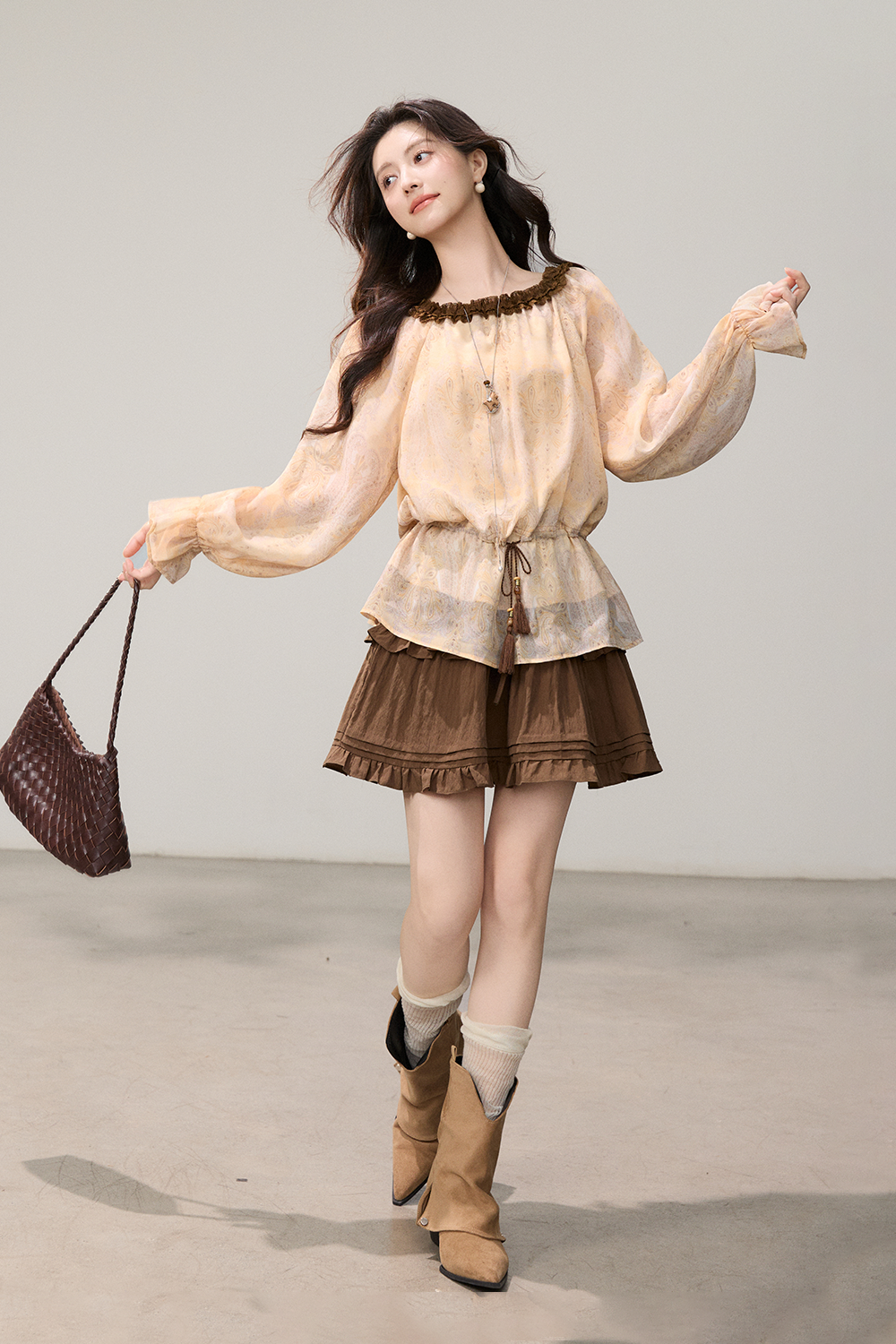 เสื้อเบลาส์สำหรับผู้หญิง