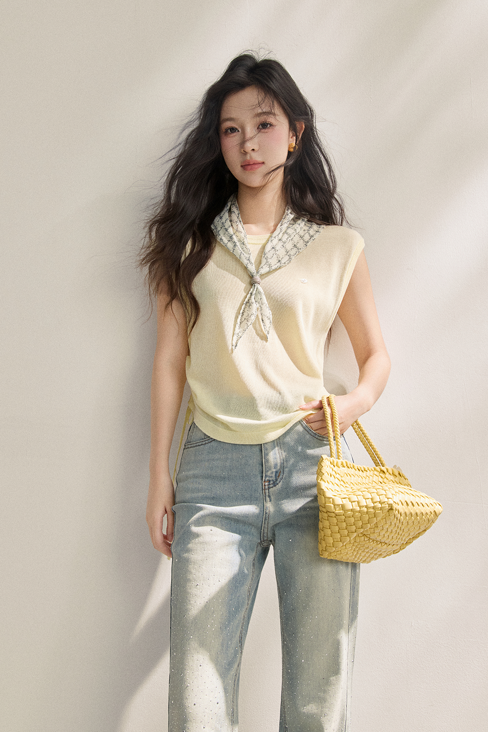 Áo thun + Khăn lụa cho nữ