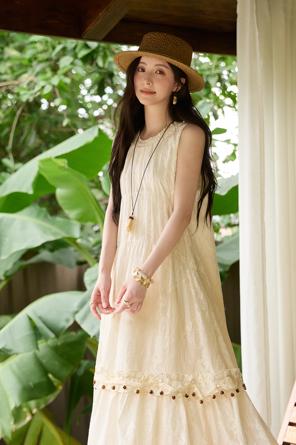 ชุดเดรสยาวสำหรับผู้หญิง